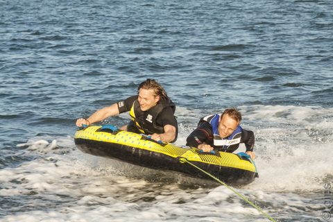 Tuubisõit kaatri järel